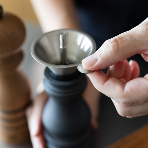 スパイス詰め替え用漏斗（じょうご、ロート）